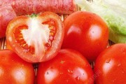 西红柿的最佳摄入量及其好处（每天吃几个西红柿最健康？西红柿的营养和功效）